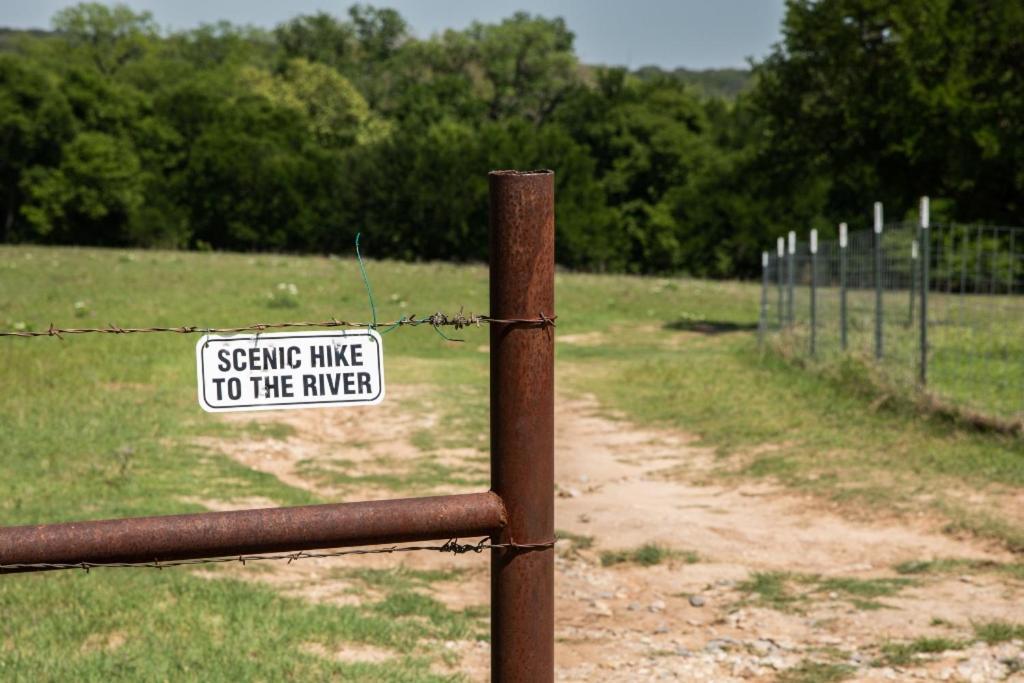 Stay On A 350-Acre Cattle Ranch! Brazos River! Tubing! Petting Zoo! Weatherford Exterior photo