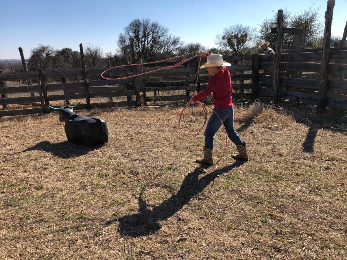 Stay On A 350-Acre Cattle Ranch! Brazos River! Tubing! Petting Zoo! Weatherford Exterior photo