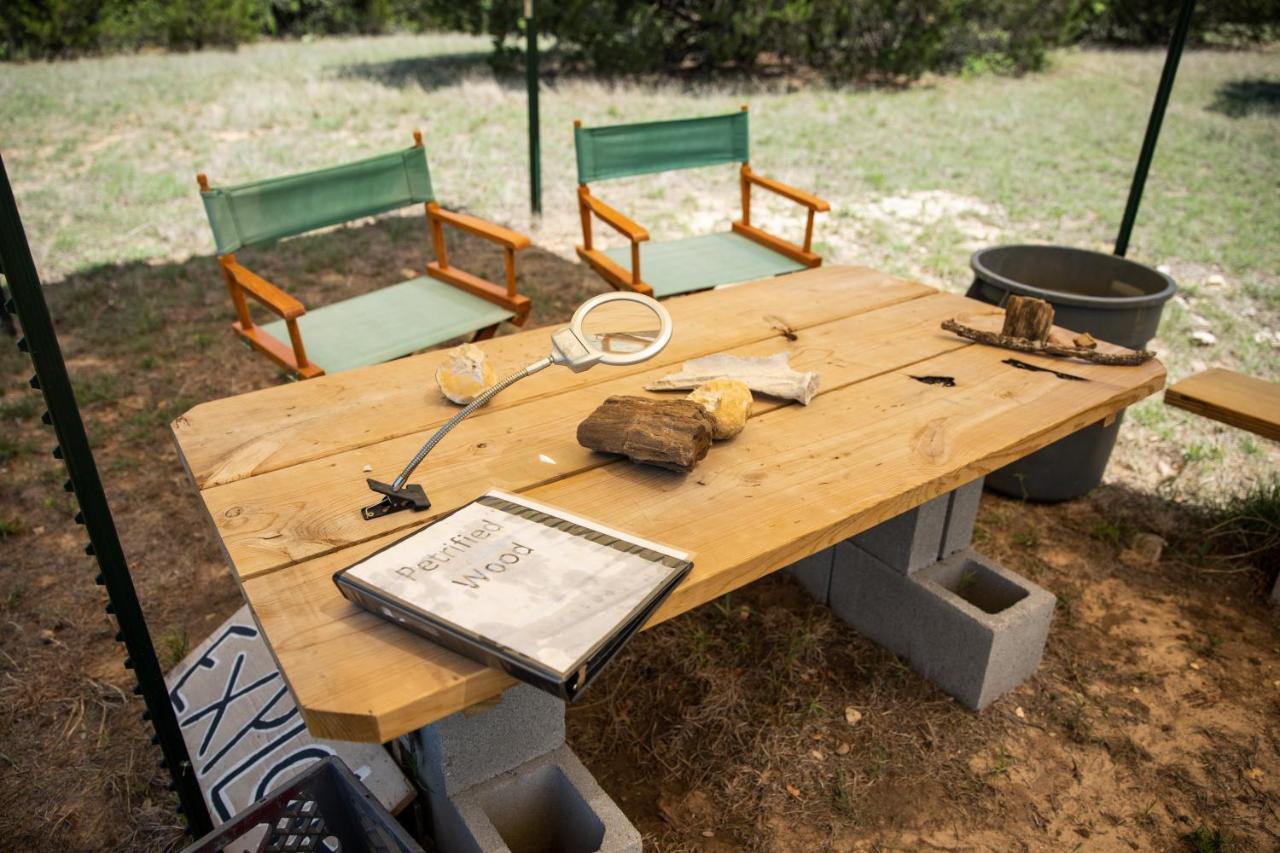 Stay On A 350-Acre Cattle Ranch! Brazos River! Tubing! Petting Zoo! Weatherford Exterior photo